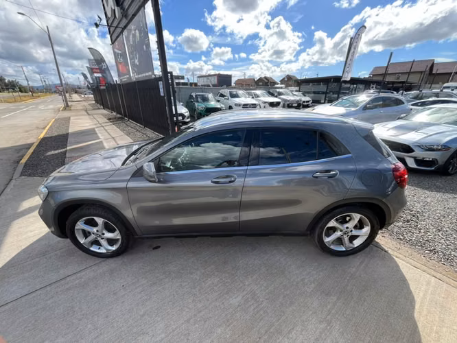 MERCEDES-BENZ GLA 200 1.6 AUT 2020 - Imagen 4