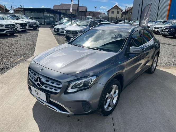 MERCEDES-BENZ GLA 200 1.6 AUT 2020