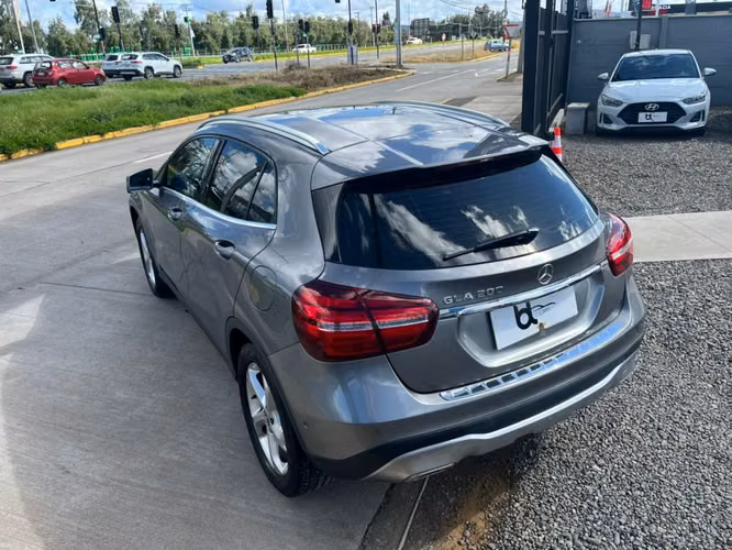MERCEDES-BENZ GLA 200 1.6 AUT 2020 - Imagen 2