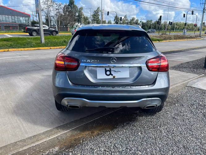 MERCEDES-BENZ GLA 200 1.6 AUT 2020 - Imagen 3