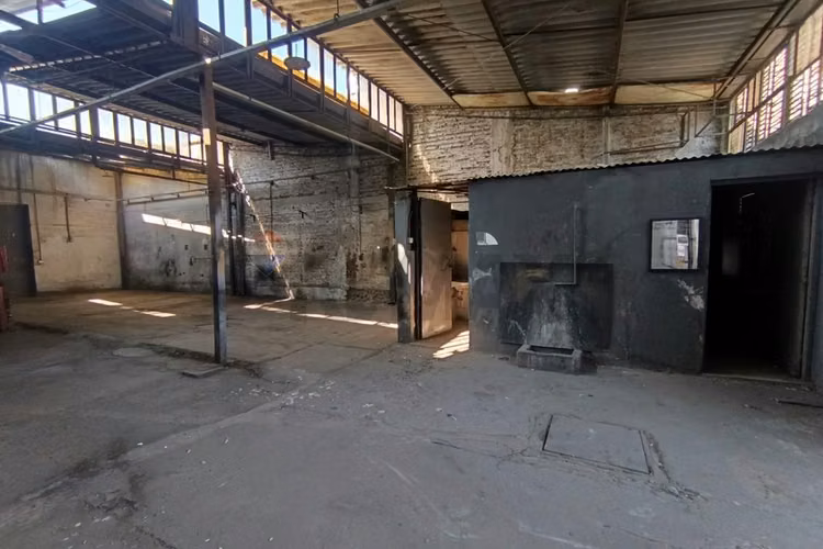Arriendo conversable propiedad comercial trifásica