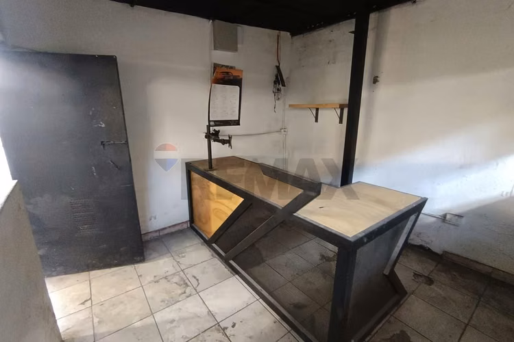 Arriendo conversable propiedad comercial trifásica