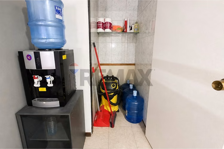 Amplio local comercial en ñuñoa