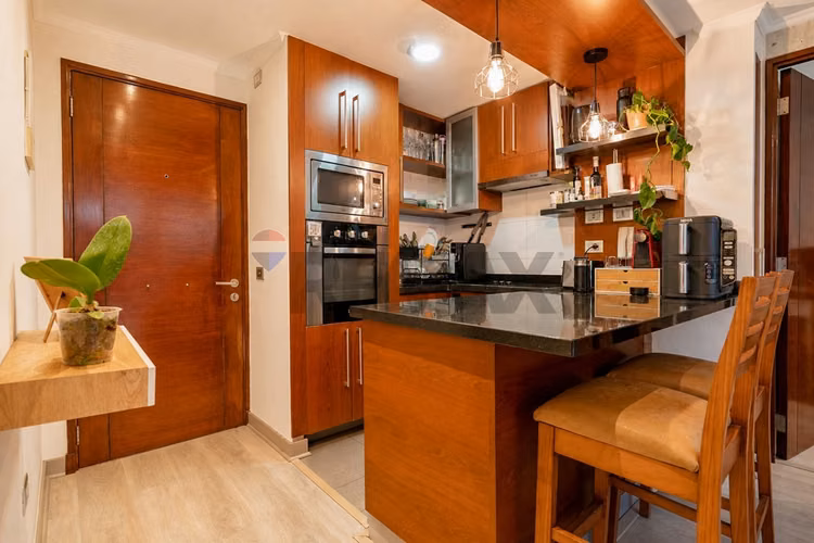 Venta departamento las condes con patio privado - Imagen 4
