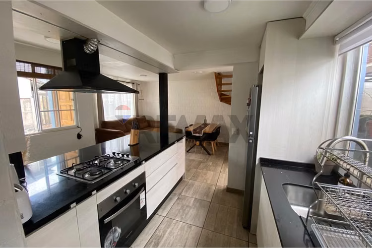 Venta casa 2d+1b valle grande lampa - Imagen 2