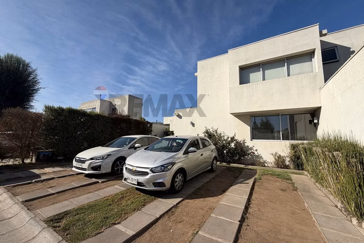 Hermosa casa en venta - chicureo norte - Imagen 35