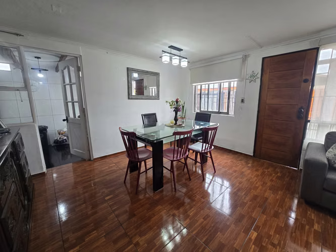 VENDO CASA EN MAIPÚ CENTRO 4H 2B 1E - Imagen 3