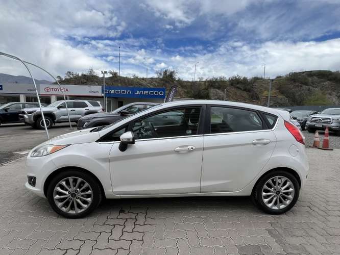 Ford Fiesta 1.6 Titanium Mt 2017 - Imagen 2