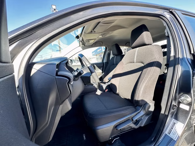 Toyota Yaris 1.5 E Sedan Mt 2023 - Imagen 9