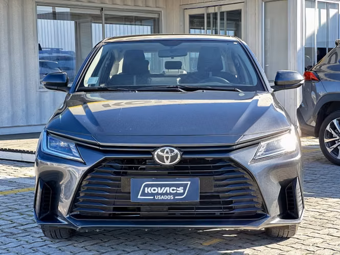 Toyota Yaris 1.5 E Sedan Mt 2023 - Imagen 2