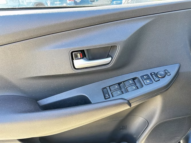 Toyota Yaris 1.5 E Sedan Mt 2023 - Imagen 15