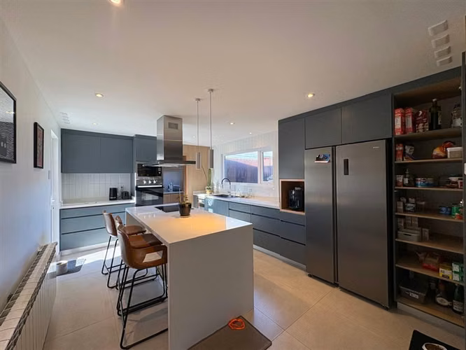 OPORTUNIDAD Moderna Casa Remodelada, Amoblada en El Golf. - Imagen 19