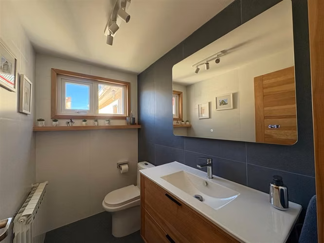 OPORTUNIDAD Moderna Casa Remodelada, Amoblada en El Golf. - Imagen 16