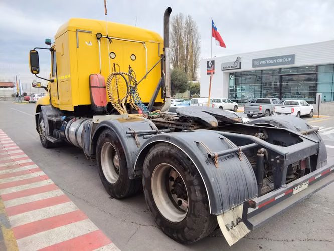 TRACTO MACK PINACLE CXU 613 6X4