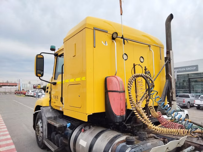 TRACTO MACK PINACLE CXU 613 6X4