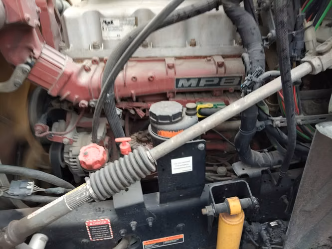 TRACTO MACK PINACLE CXU 613 6X4