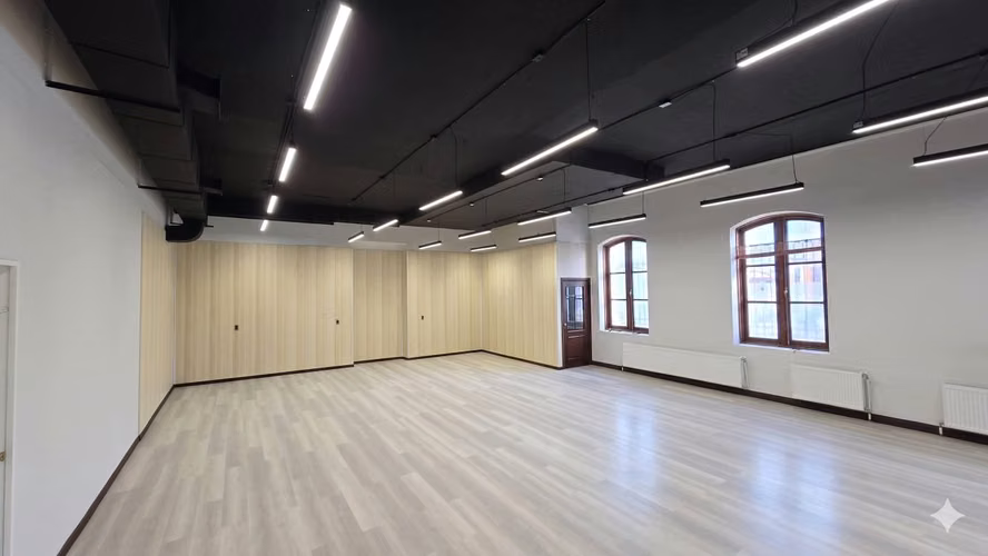 AMPLIO EDIFICIO PARA OFICINAS EN CÉNTRICA UBICACIÓN