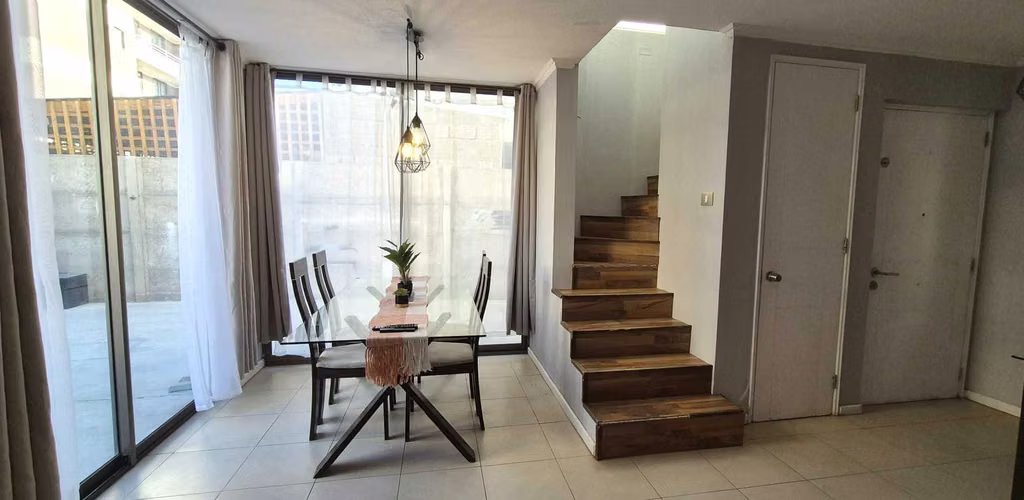 Casa en Condominio Amoblada para Empresas (181117)