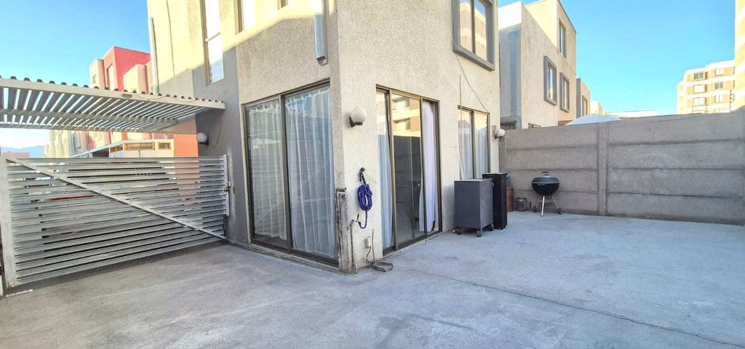 Casa en Condominio Amoblada para Empresas (181117)