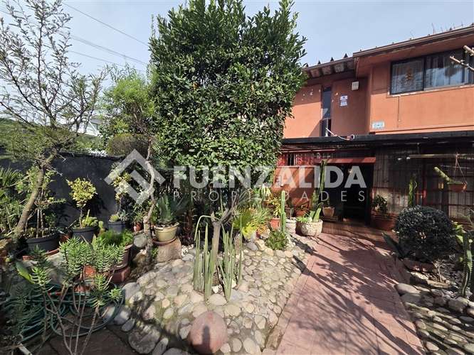 Casa en venta de 6 dorm. en Ñuñoa