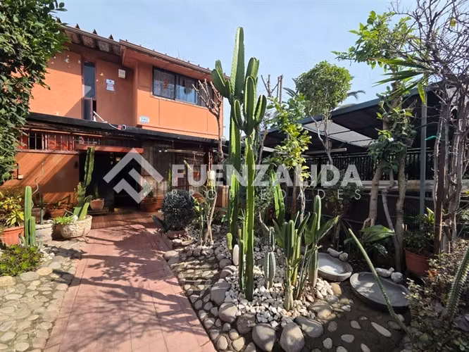 Casa en venta de 6 dorm. en Ñuñoa