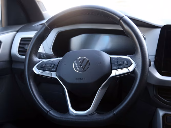 VOLKSWAGEN T-CROSS 2025