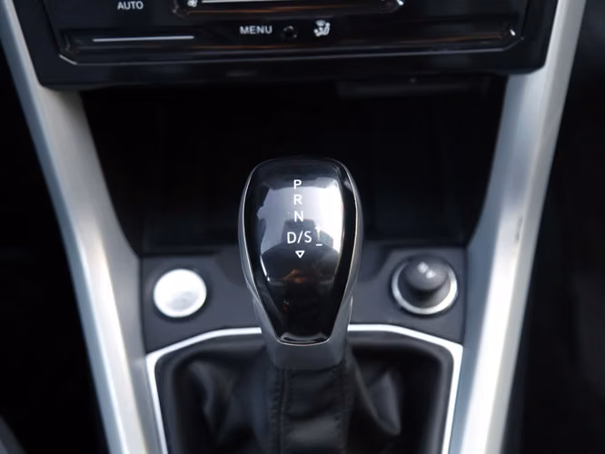 VOLKSWAGEN T-CROSS 2025