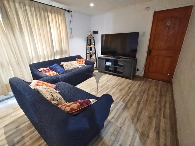 Casa renovada a la venta - Las Condes - Imagen 2
