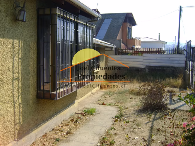 Casa individual, sólida, ubicada en la Av. Valparaíso. Cod- 2436 - Imagen 5