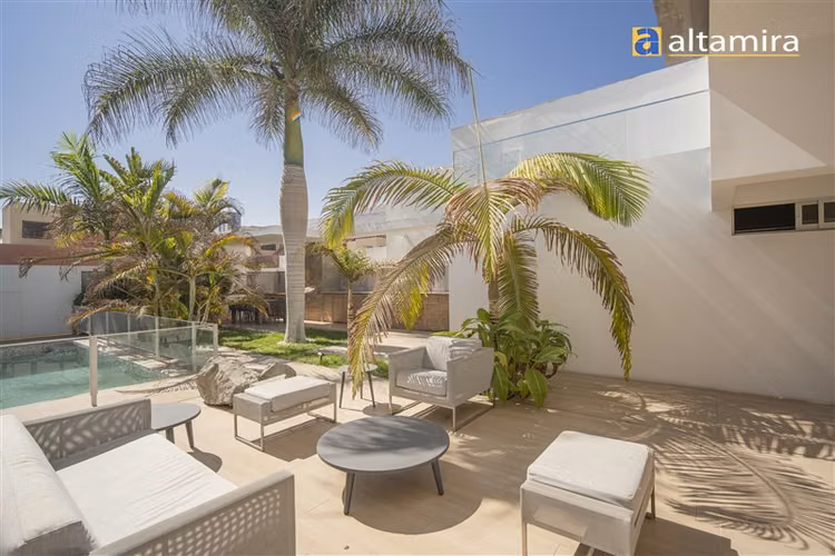 Casa en Cond la portada en arriendo de 4 dorm. en Iquique