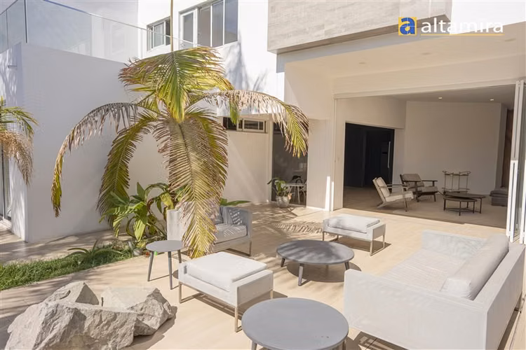 Casa en Cond la portada en arriendo de 4 dorm. en Iquique