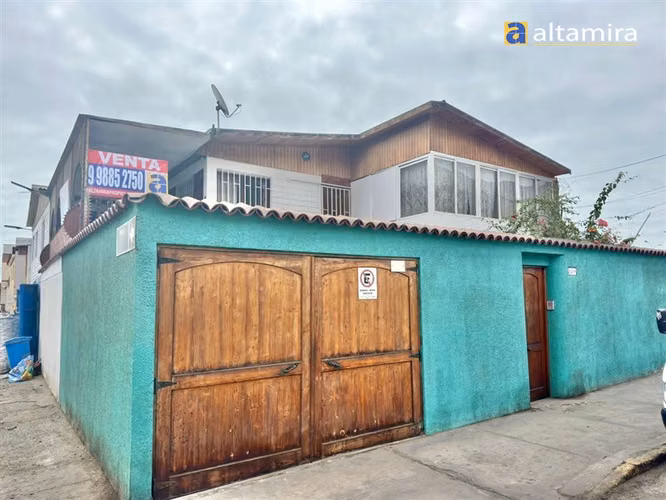 Casa en venta de 4 dorm. en Iquique