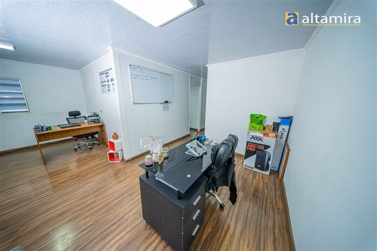 Oficina Industrial en arriendo en Iquique