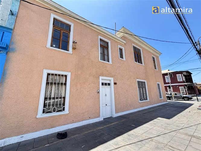 Casa Pleno Centro arriendo en Iquique - Imagen 2