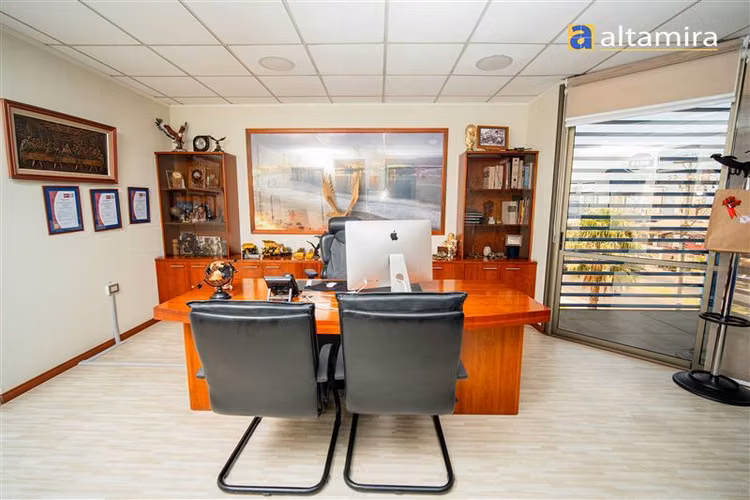 Edificio Oficinas en arriendo en Iquique