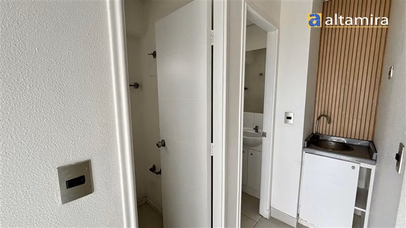 Oficina en arriendo Edificio Dharma en Iquique Centro