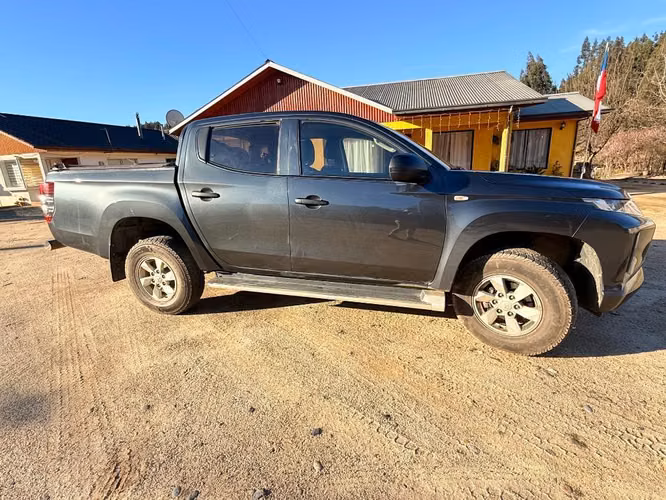 Mitsubishi l200 Word 4x2 - Imagen 4