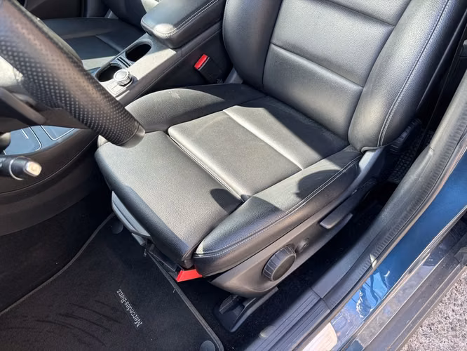 MERCEDES-BENZ GLA 200 2020