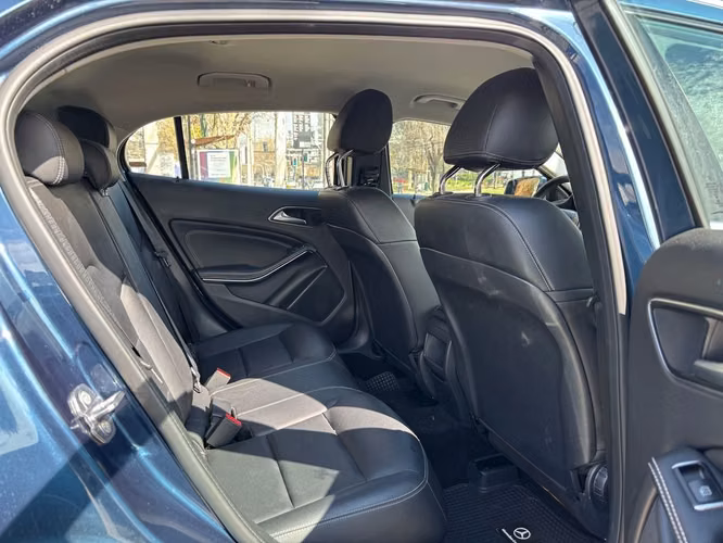 MERCEDES-BENZ GLA 200 2020