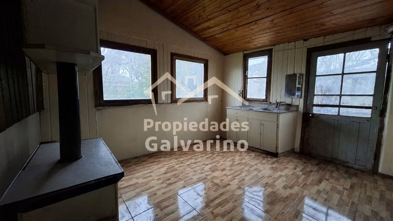 Casa en Peñaflor, cerca de supermercado y carretera