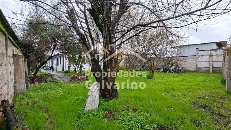 Casa en Peñaflor, cerca de supermercado y carretera