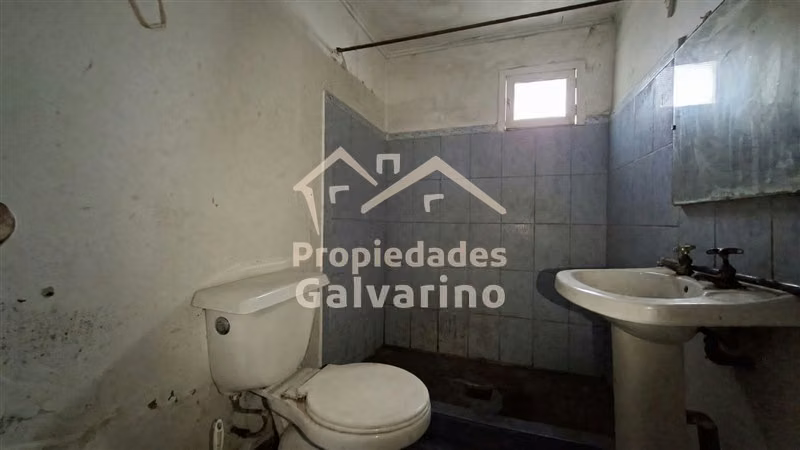Casa en Peñaflor, cerca de supermercado y carretera