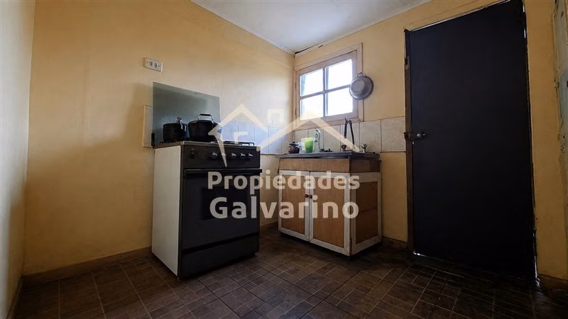 Casa en Peñaflor, cerca de supermercado y carretera