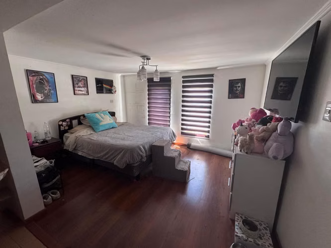 VENTA DE CASA TOTALMENTE REMODELADA / MANUEL SILVA - Imagen 2