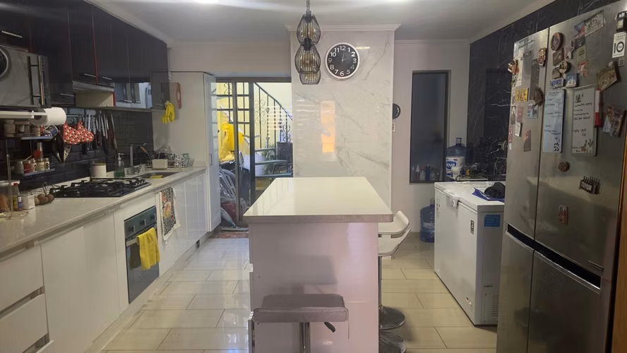 VENTA DE CASA TOTALMENTE REMODELADA / MANUEL SILVA - Imagen 3
