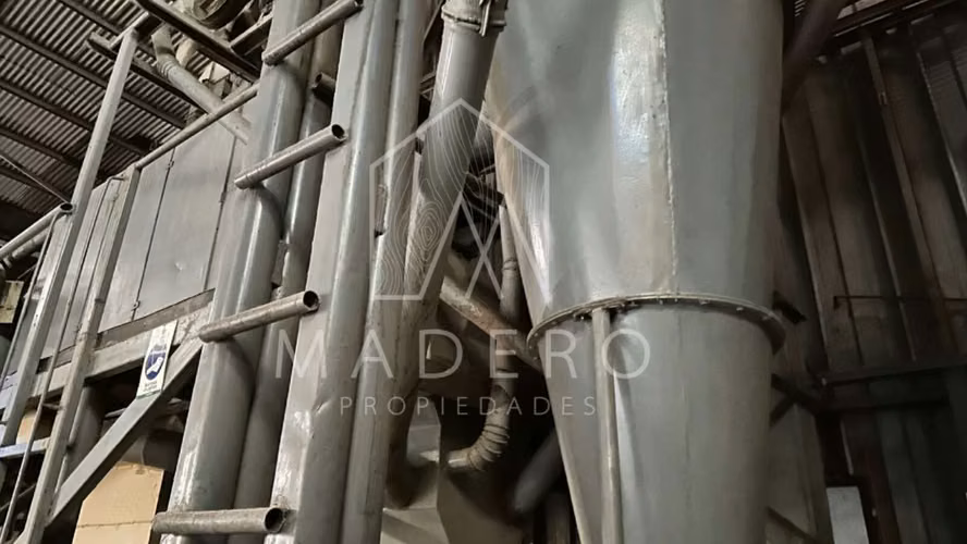 PROPIEDAD INDUSTRIAL MOLINO SUIZO ESQUINA RUTA 5 VICTORIA