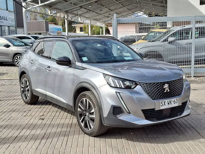 PEUGEOT E-2008 2023