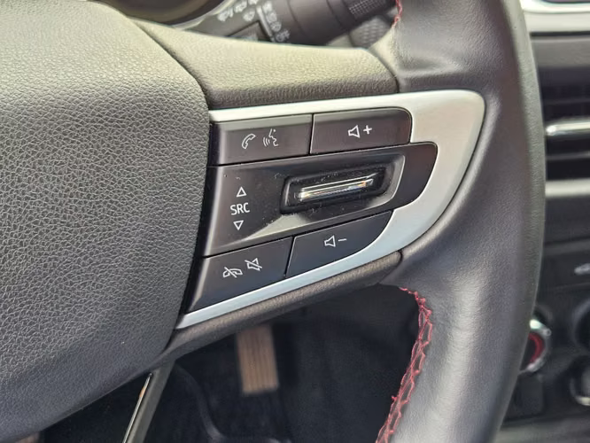 Chevrolet Onix 1.0T RS R 4X2 HB MT 5P 2024 - Imagen 12