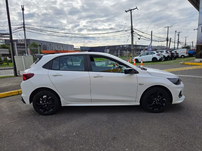 Chevrolet Onix 1.0T RS R 4X2 HB MT 5P 2024 - Imagen 4