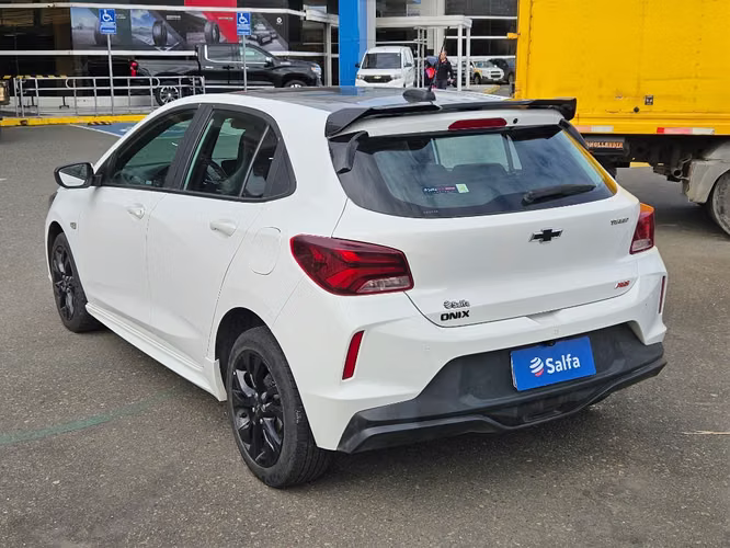 Chevrolet Onix 1.0T RS R 4X2 HB MT 5P 2024 - Imagen 7